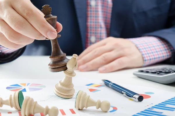 Chess financial, leader strategy in business — Stock Photo, Image