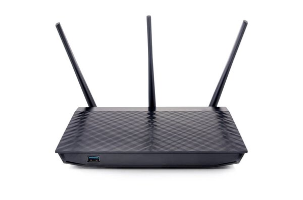 Беспроводной Wi-Fi маршрутизатор изолирован на белом
