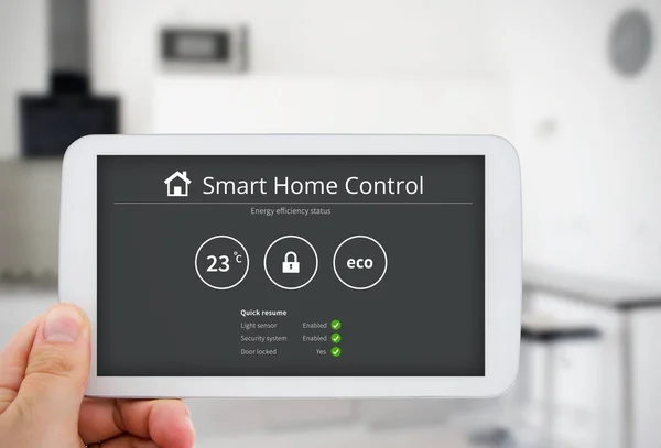 Tecnología inteligente de control del hogar. Sistema de automatización remota en mobil — Foto de Stock