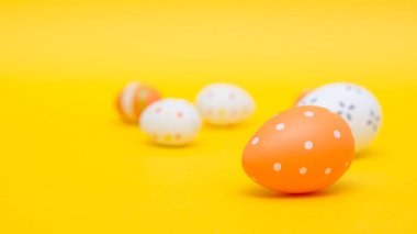 Mutlu Paskalya dekorasyonları, renkli yumurtalar