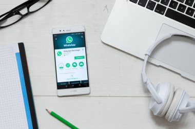 Whatsapp Messenger uygulama mevcut Google oyun deposu