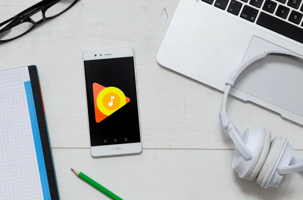 Google Music is een service die streaming muziek biedt — Stockfoto