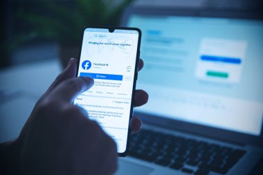 Facebook en popüler sosyal medya hizmetidir