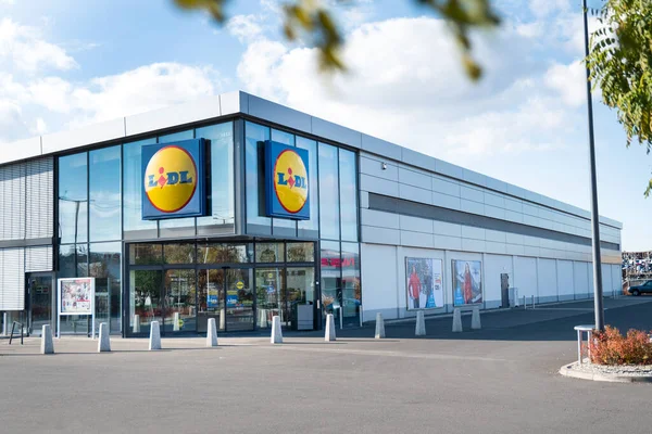 LIDL supermarket in Poland, German global discount — Stock Photo, Image