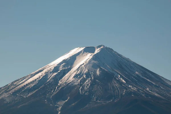 Fuji San kış sezonu Japonya'nın güzel gökyüzü ile ağız krater