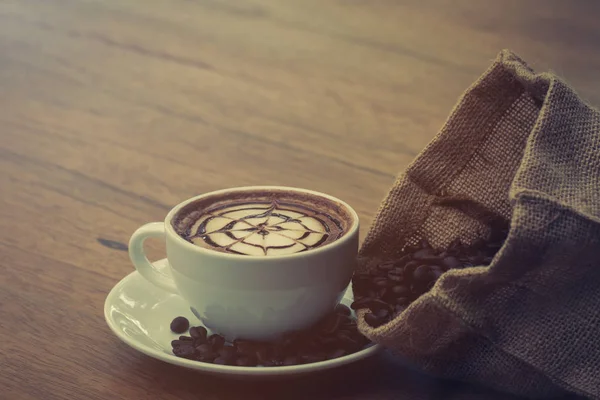 Forró Kávét Latte Art Mintával Tetején Meleg Érzés Kávé Szüreti — Stock Fotó