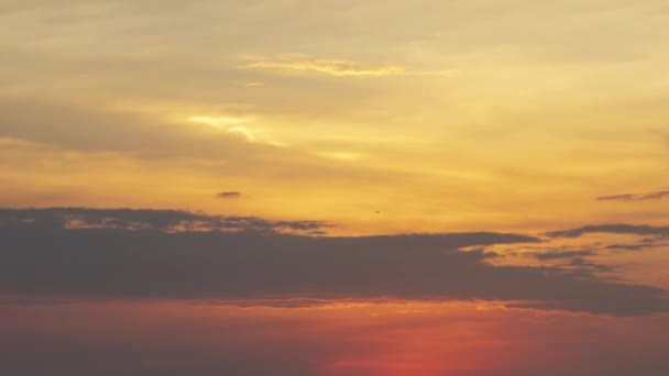 Caducidad Puesta Sol Hora Dorada Con Movimiento Nubes Campo Arroz — Vídeos de Stock