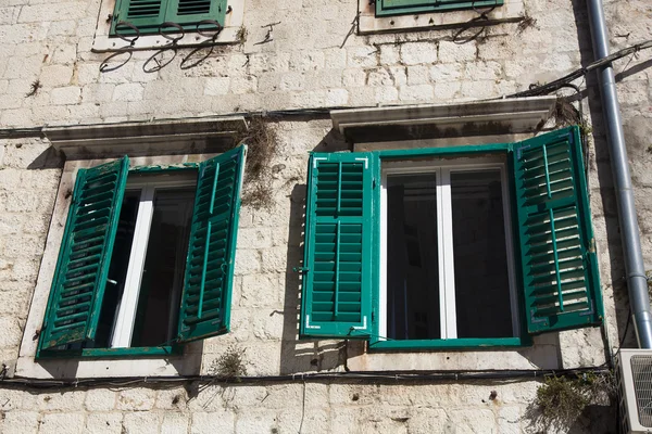 Arquitectura en el casco antiguo de Split, Dalmacia, Croacia — Foto de Stock