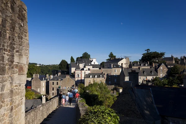 Vista de Dinan, departamento de Cotes d 'Armor, Bretanha, França — Fotografia de Stock
