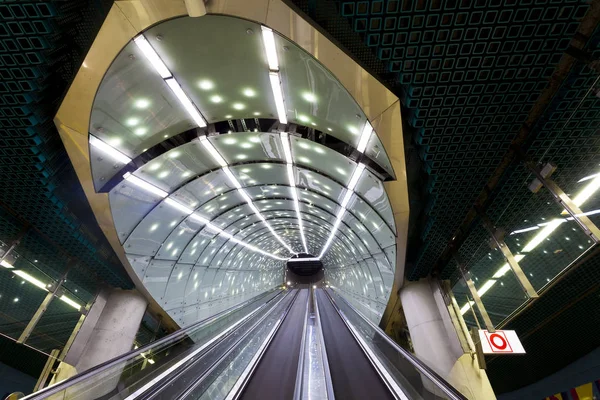 Metro lijn 2, Warsaw, Polen — Stockfoto