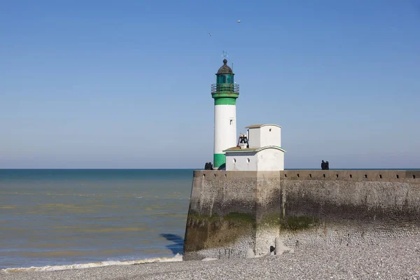 Latarnia morska w Le Treport, Seine-Maritime, Normandia, Francja — Zdjęcie stockowe