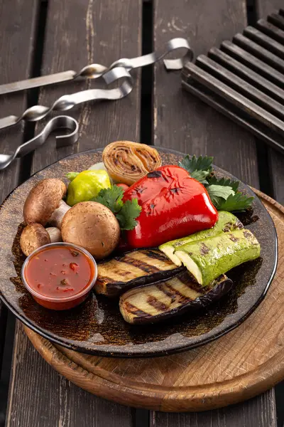 Grilled Vegetables Grilled Food Barbecue Mushrooms Peppers Eggplant Cabbage Garlic — 스톡 사진