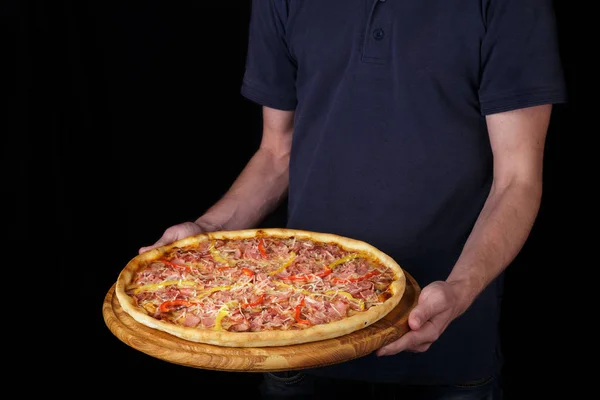 Concept Service Personnes Livreur Pizza Serveur Tient Une Assiette Nourriture — Photo