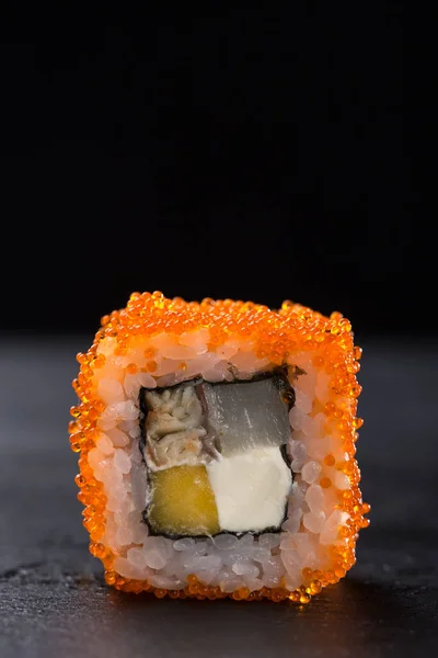 Sushi Pronto Rolos Maki Gunkan Sushi Servidos Ardósia Pedra Sushi — Fotografia de Stock