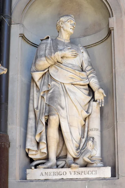 Amerigo Vespucci standbeeld door Gaetano Grazzini, Florence — Stockfoto