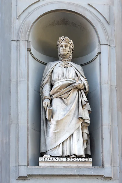 Джованні Боккаччо статуя, Флоренція — стокове фото