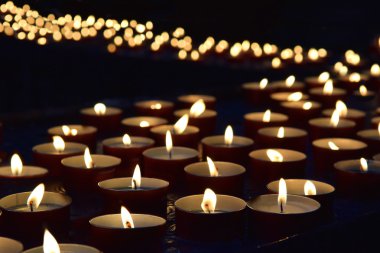 Memorial mumlar yanan