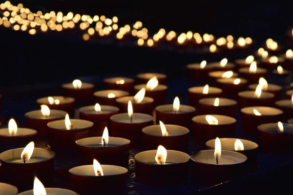 Burning memorial candles — Stock Photo, Image