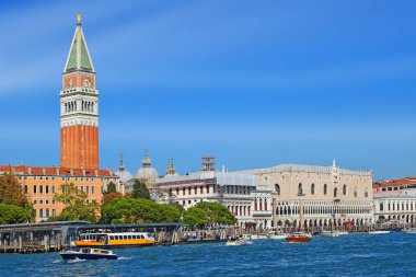 San Marco Meydanı, Venedik bölgede büyük Kanal