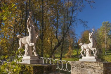 At-adamları köprü Pavlovsk Park, Saint Petersburg, Rusya Federasyonu