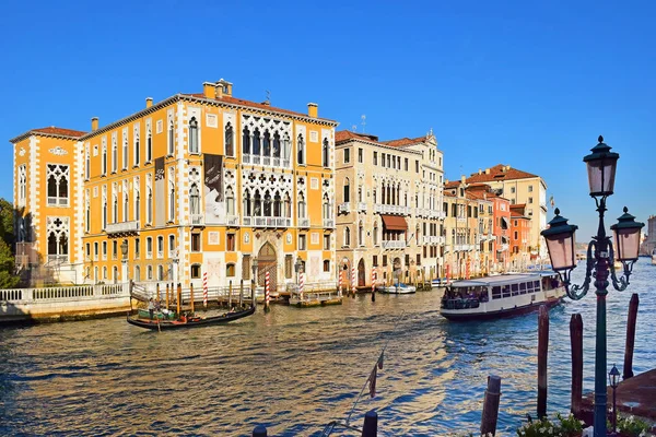 Gran Canal cerca de la Academia del Puente, Venecia — Foto de Stock