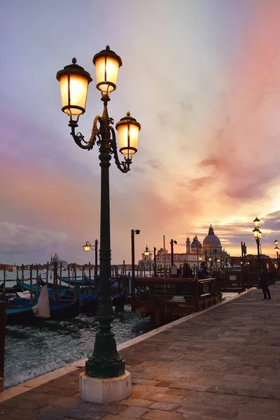 Романтический вид на Венецию на закате — стоковое фото