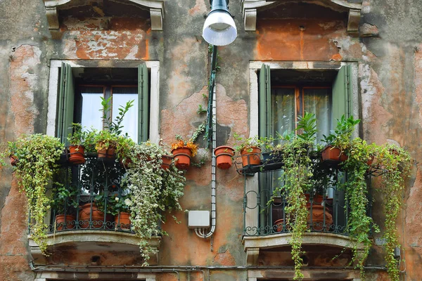 Pittoreschi balconi veneziani — Foto Stock