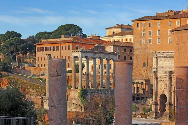 Ruines antiques des temples romains antiques, Rome — Photo