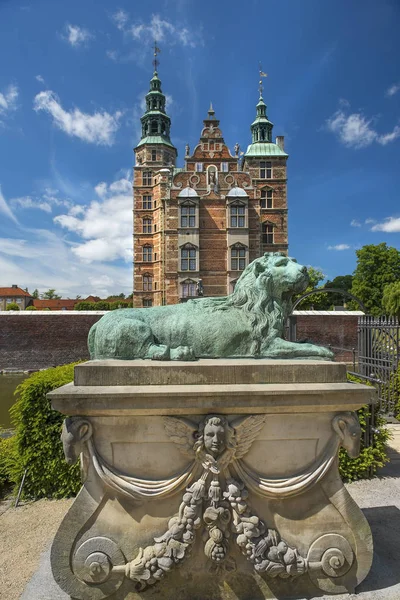 Rosenborg zamek i park w centrum Kopenhagi, dania — Zdjęcie stockowe