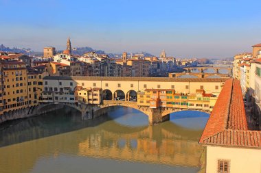 Ponte Vecchio Arno Nehri ve Floransa'da Vasari Koridor