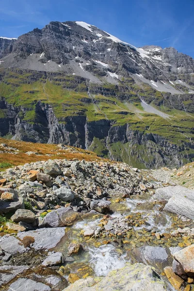 Mont Blanc massif in Swiss Alps, Switzerland — Stock Photo, Image