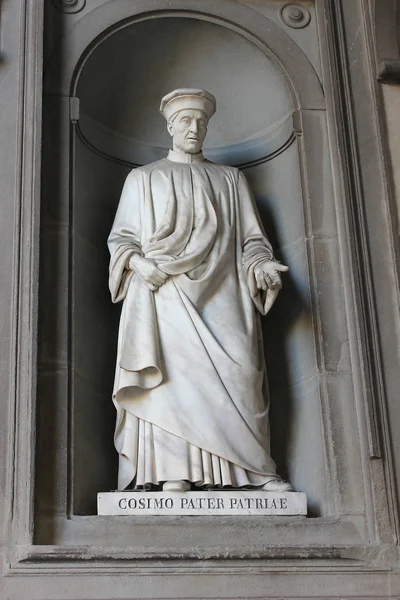 Statue von Cosimo Pater Patriae, Uffizien, Florenz — Stockfoto