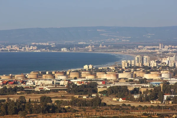 Vista en la zona industrial de la Bahía de Haifa, Haifa, Israel — Foto de Stock