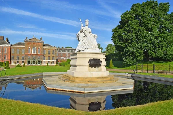 Kensington palast in kensington garden, london — Stockfoto