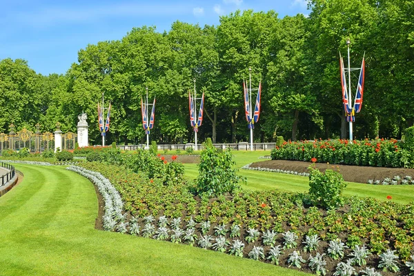 Green Park (Kanada bramy) w pobliżu Buckingham Palace, London — Zdjęcie stockowe