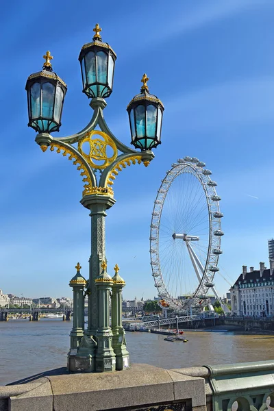 London Eye in Londen, Engeland — Stockfoto