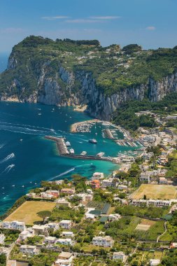 İtalyan Capri Adası, Campania bölgesinde, İtalya'nın havadan görünümü