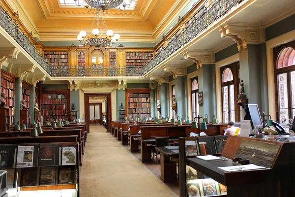 Biblioteket i Victoria and Albert Museum, London — Stockfoto