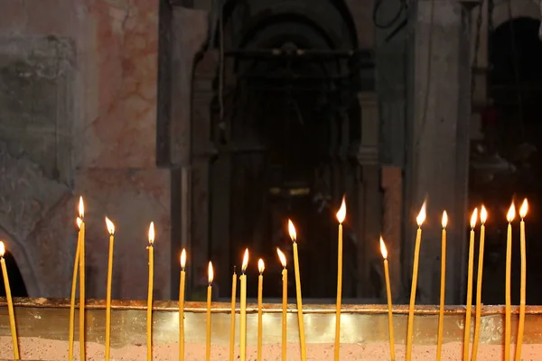 寺庙里的蜡烛 — 图库照片