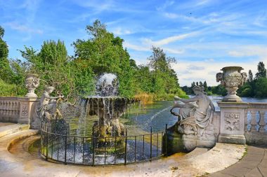 İtalyan bahçeleri Londra Hyde Park'ta