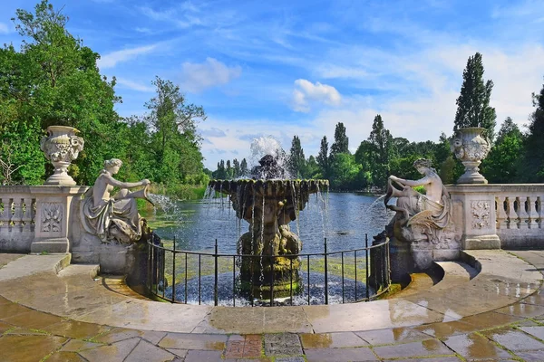 Італійська садах готелю Hyde Park в Лондоні — стокове фото