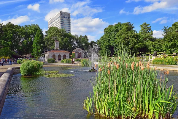 Italiaanse tuinen in Hyde Park in Londen — Stockfoto
