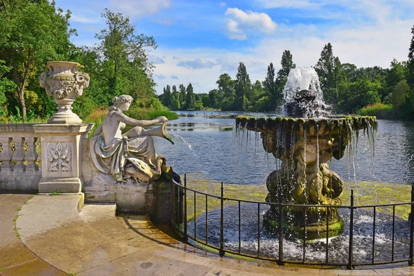 İtalyan bahçeleri Londra Hyde Park'ta