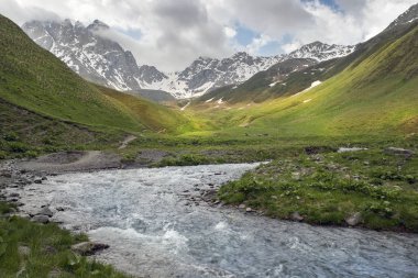 manzara, Caucasus Sıradağları, Juta Vadisi, Kazbegi bölge, Georgia