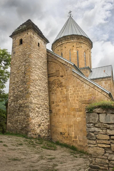 Kostel Matky Boží v Ananuri pevnosti v Gruzii — Stock fotografie