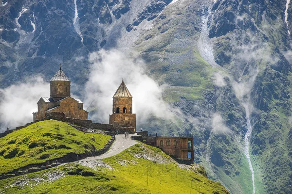 Gergeti Trinity Kerk in Georgië — Stockfoto