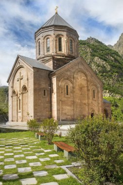 Kutsal meleklerden Michael ve Gürcistan'daki Gabriel Manastırı