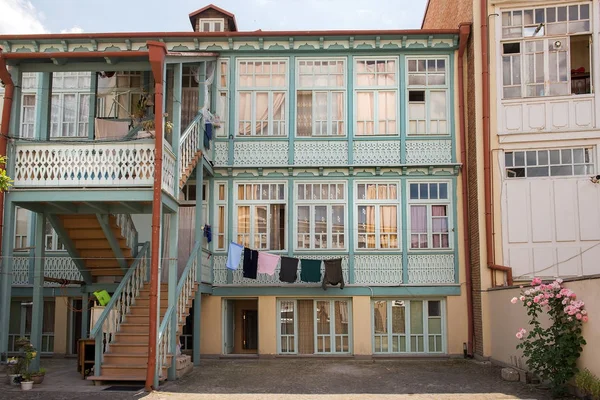 Huis in Abanotubani, oude district van Tbilisi — Stockfoto