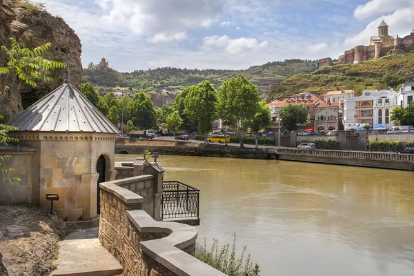 Paesaggio urbano di Tbilisi, la capitale della Georgia — Foto Stock