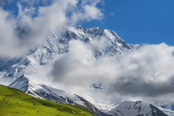 在上斯瓦涅季，格鲁吉亚高加索山区景观 — 图库照片